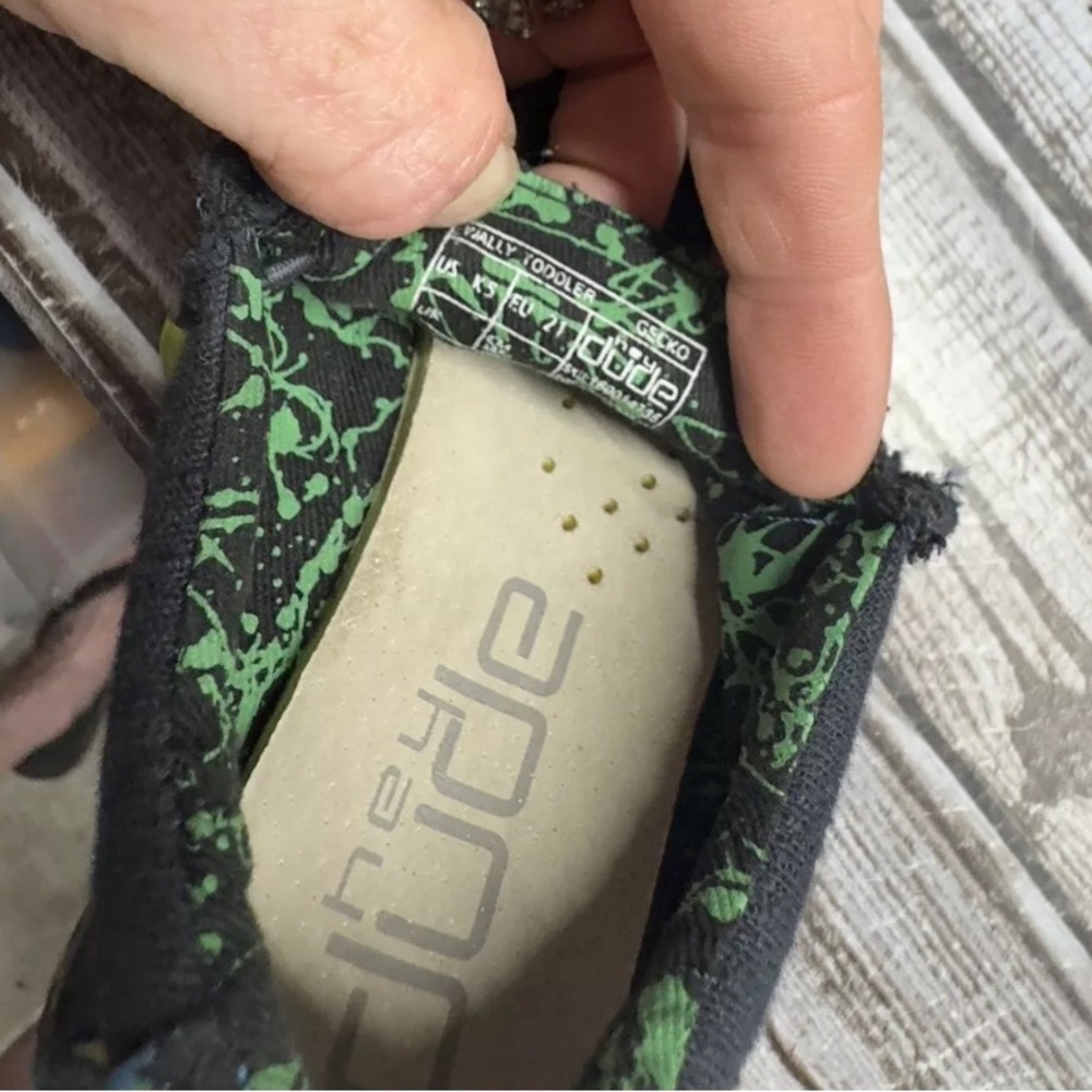 Sz 5 toddler hey dudes
